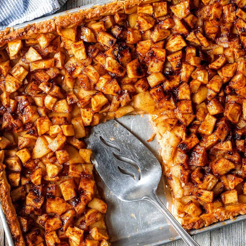 Cinnamon Apple Tart Recipe How to Make an Apple Tart — Eatwell101