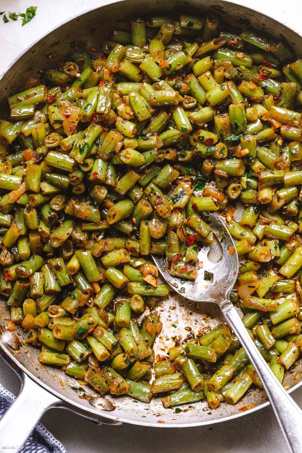 Garlic Green Beans - #recipe by #eatwell101 - https://www.eatwell101.com/green-beans-recipe