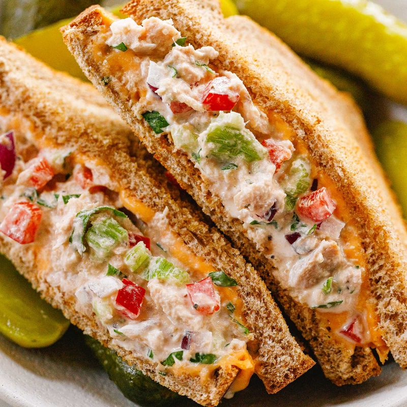 Easy Tuna Melt Recipe How to Make a Tuna Melt — Eatwell101