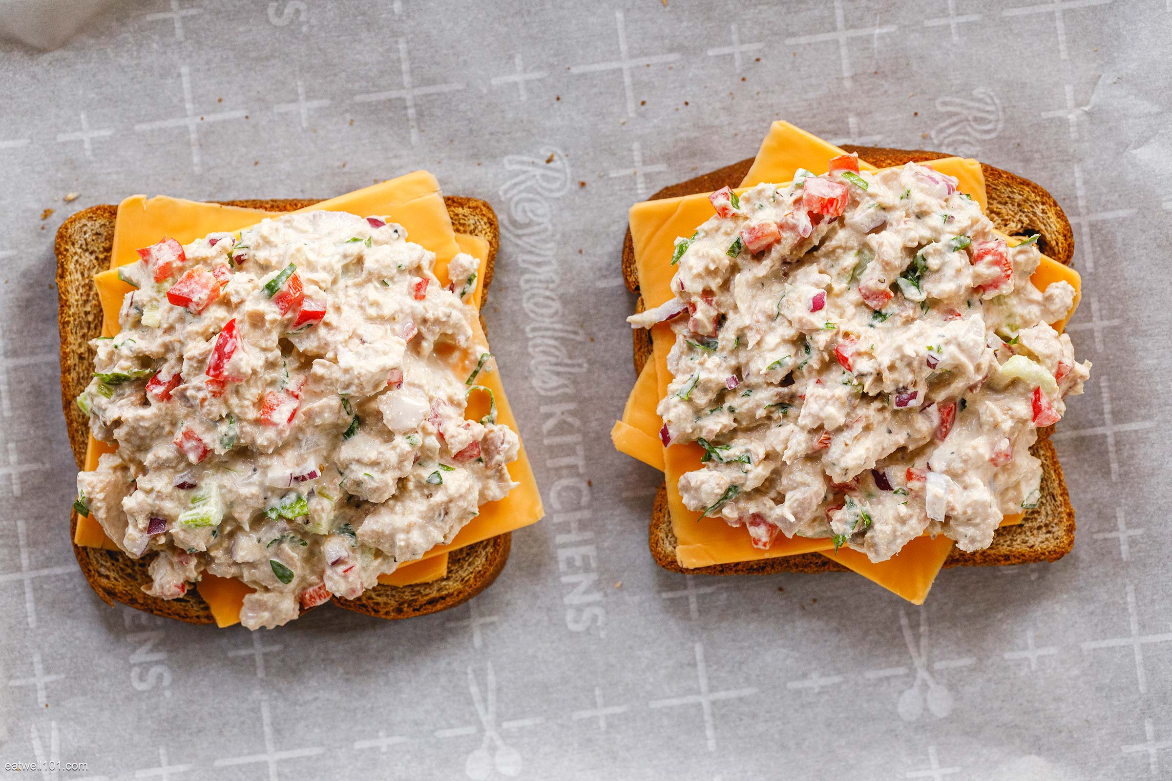 Easy Tuna Melt Recipe – How to Make a Tuna Melt — Eatwell101