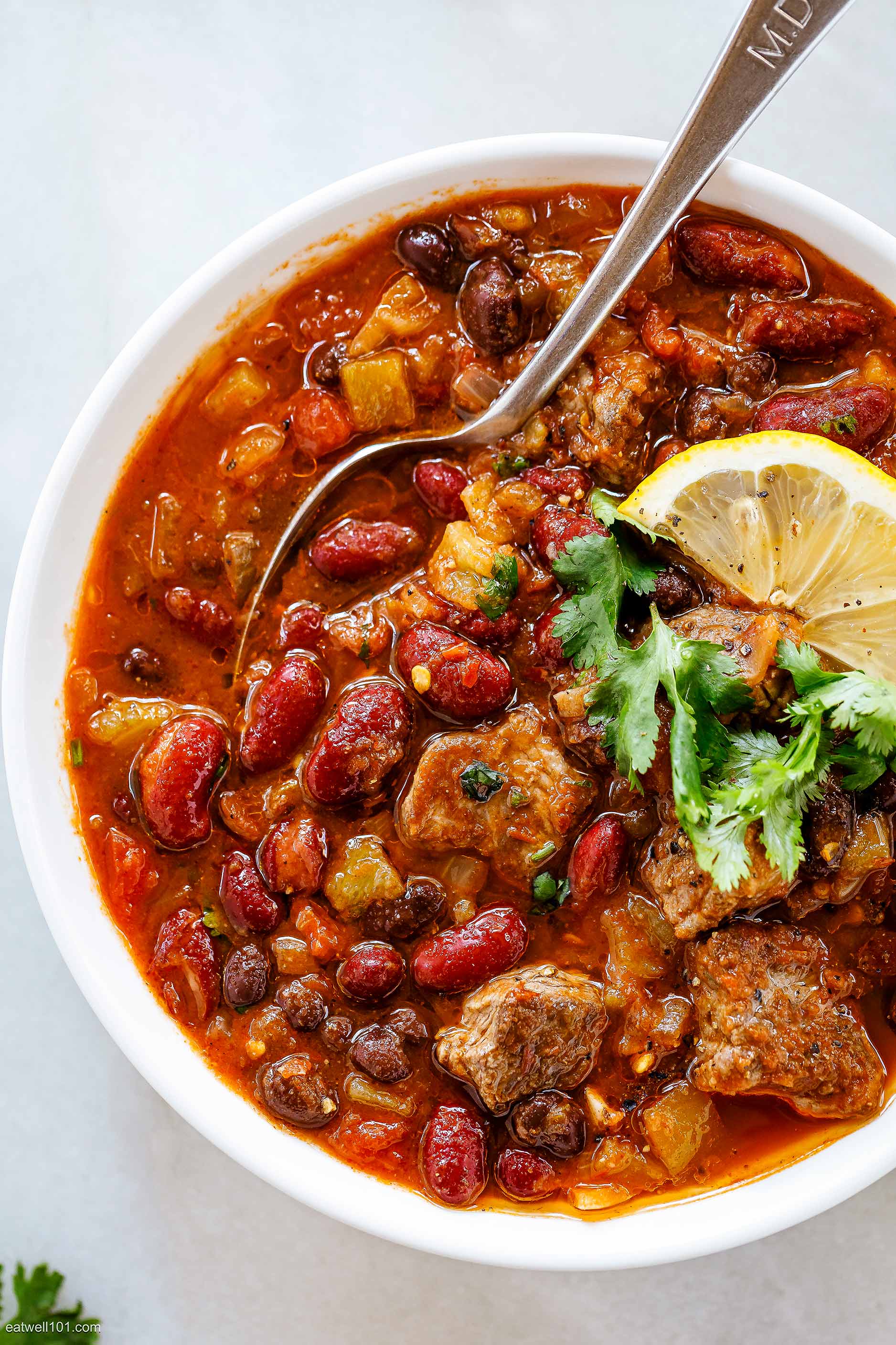 https://www.eatwell101.com/wp-content/uploads/2021/10/beef-chili-crockpot.jpg