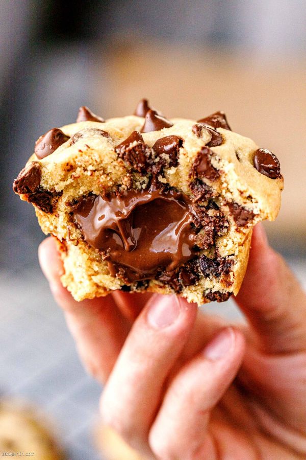 Nutella Stuffed Cookie Cups - #recipe by #eatwell101 - https://www.eatwell101.com/nutella-stuffed-cookie-cups-recipe