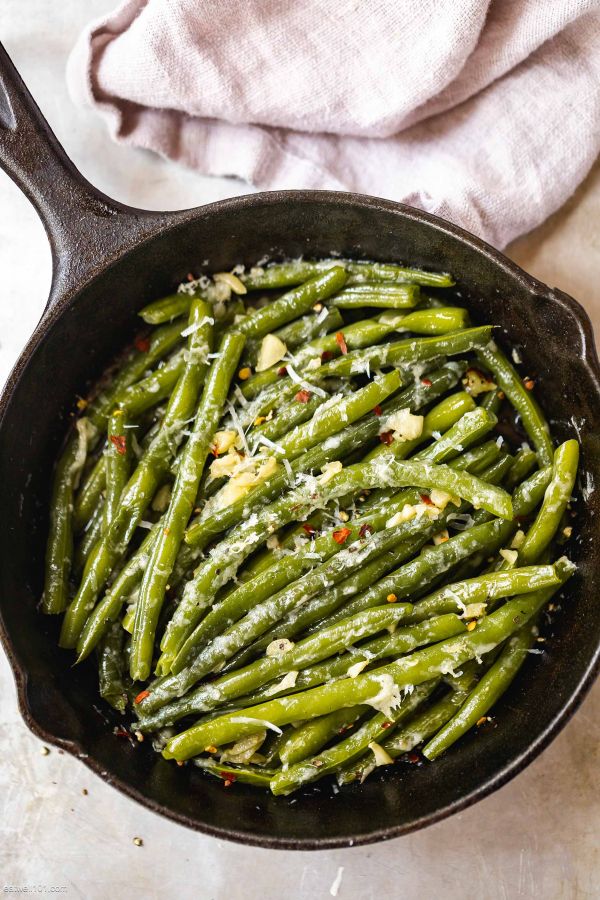 Green Beans with Garlic Parmesan - #recipe by #eatwell101 - https://www.eatwell101.com/garlic-green-beans-recipe