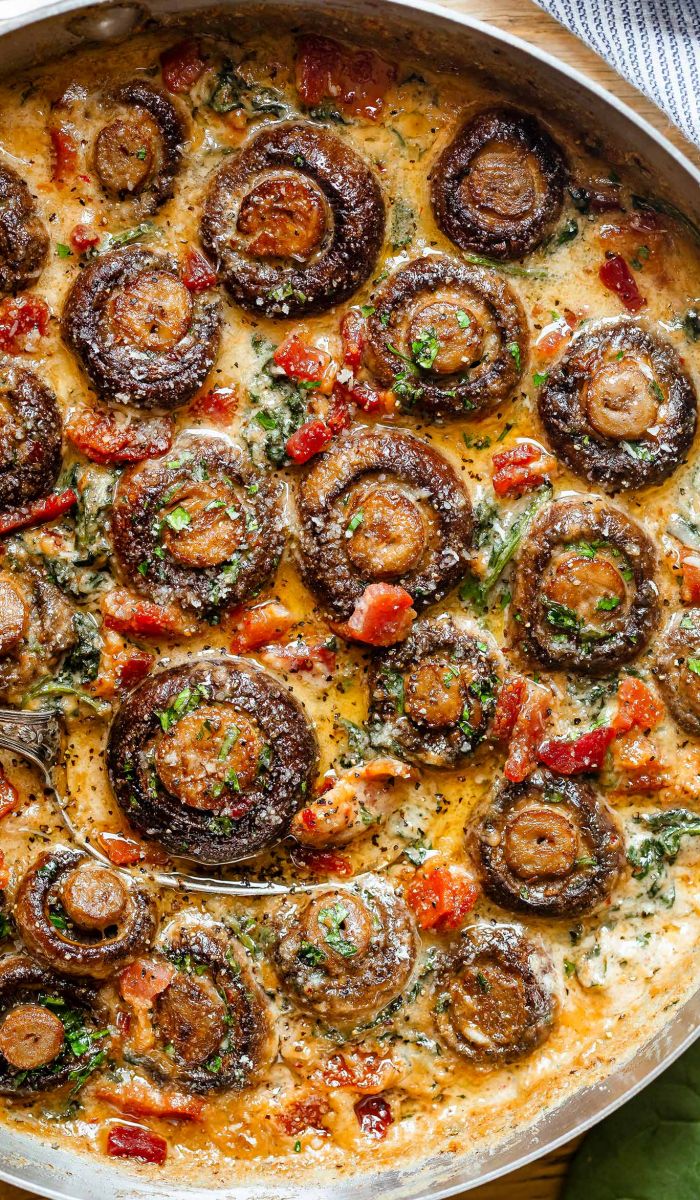 Creamy Garlic Mushrooms with Bacon Spinach