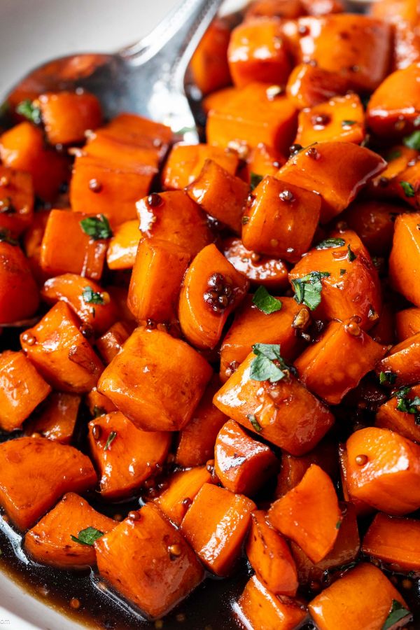 Balsamic Roasted Carrots - #recipe by #eatwell101 - https://www.eatwell101.com/balsamic-roasted-carrots-recipe