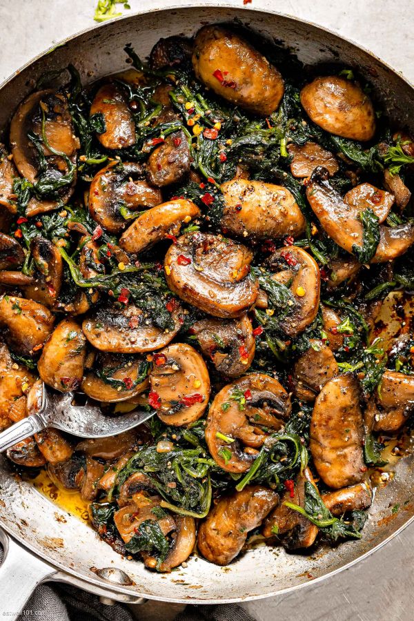 Sautéed Spinach Mushroom Recipe - #recipe by #eatwell101 - https://www.eatwell101.com/garlic-mushrooms-recipe
