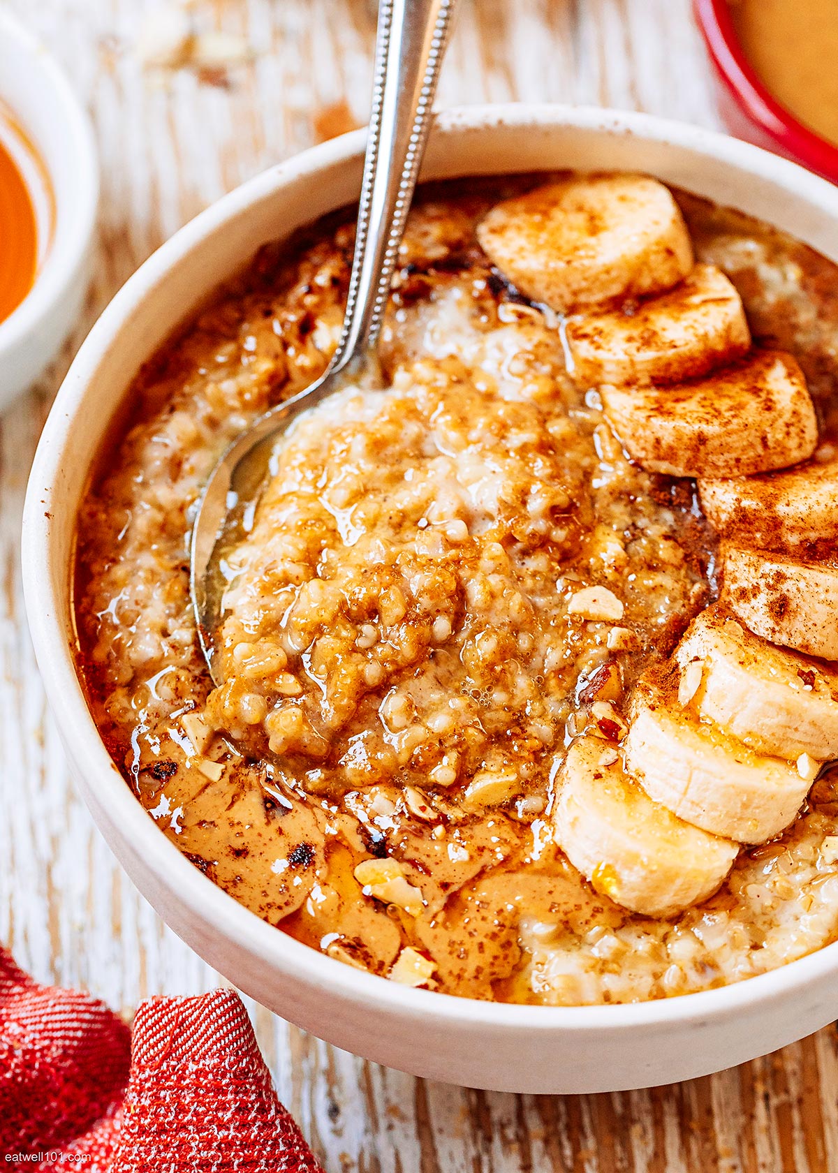 https://www.eatwell101.com/wp-content/uploads/2022/01/Instant-Pot-Banana-Steel-Cut-Oats-recipe-1.jpg