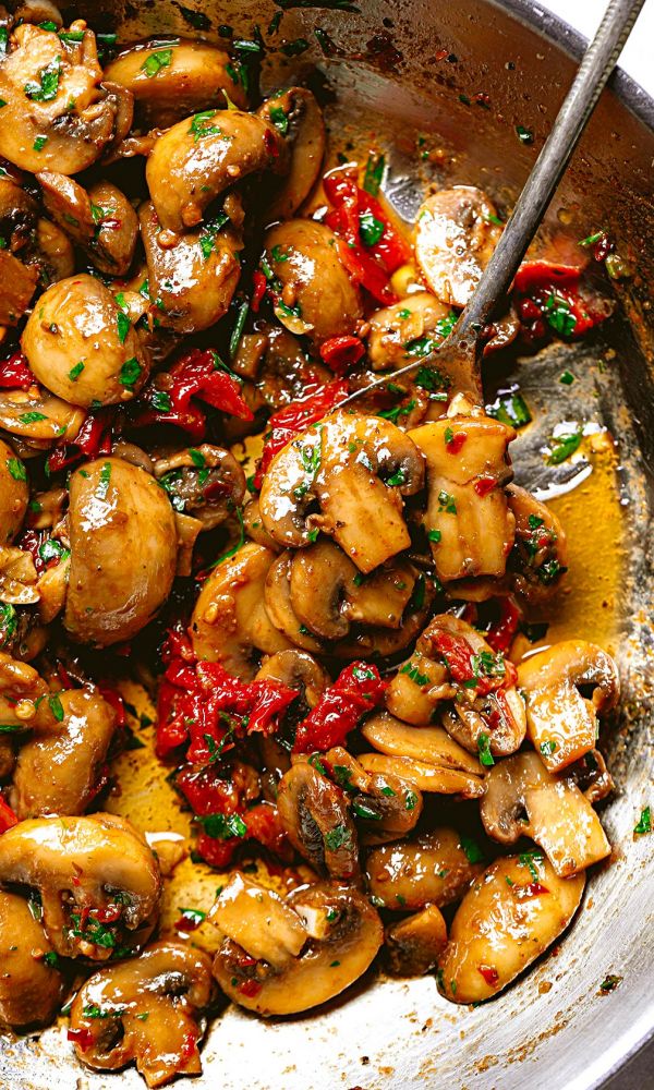 Garlic Mushrooms with Sun-Dried Tomatoes
