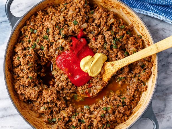 Cheesy Ground Beef Dip