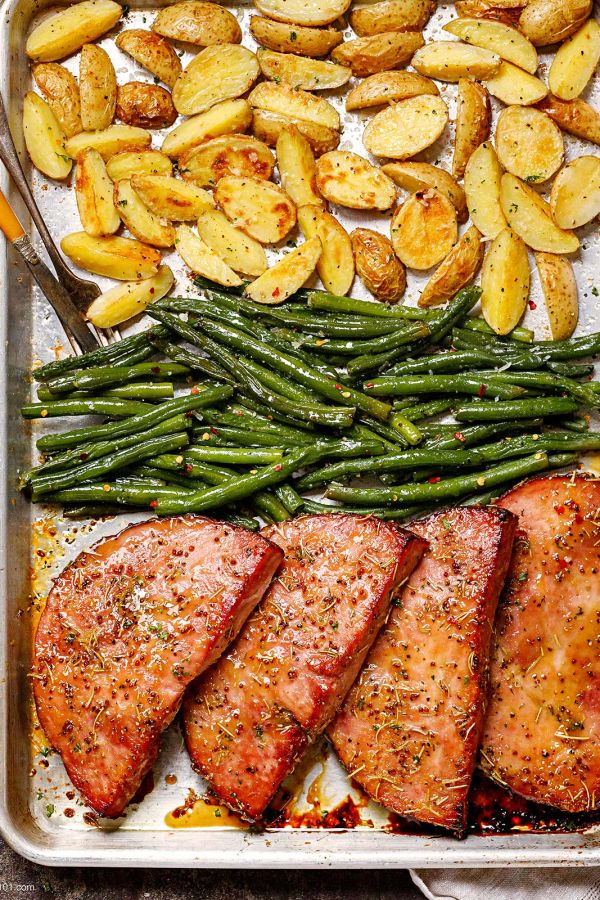 Baked Ham Steaks Sheet Pan Dinner - #recipe by #eatwell101 - https://www.eatwell101.com/ham-steaks-recipe