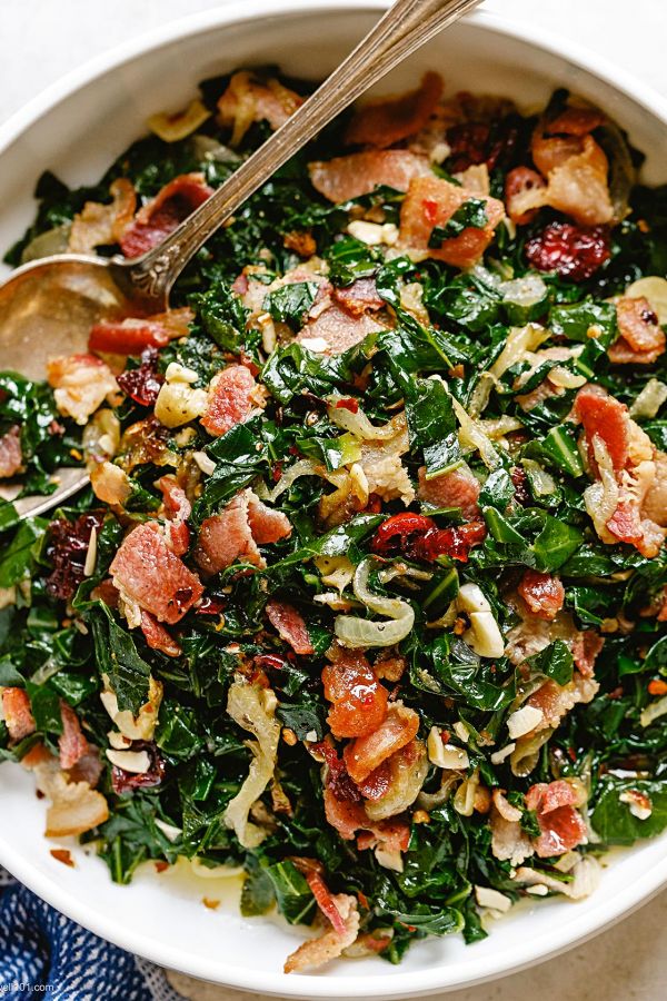 Quick Collard Greens with Bacon - #recipe by #eatwell101 - https://www.eatwell101.com/collard-greens-recipe