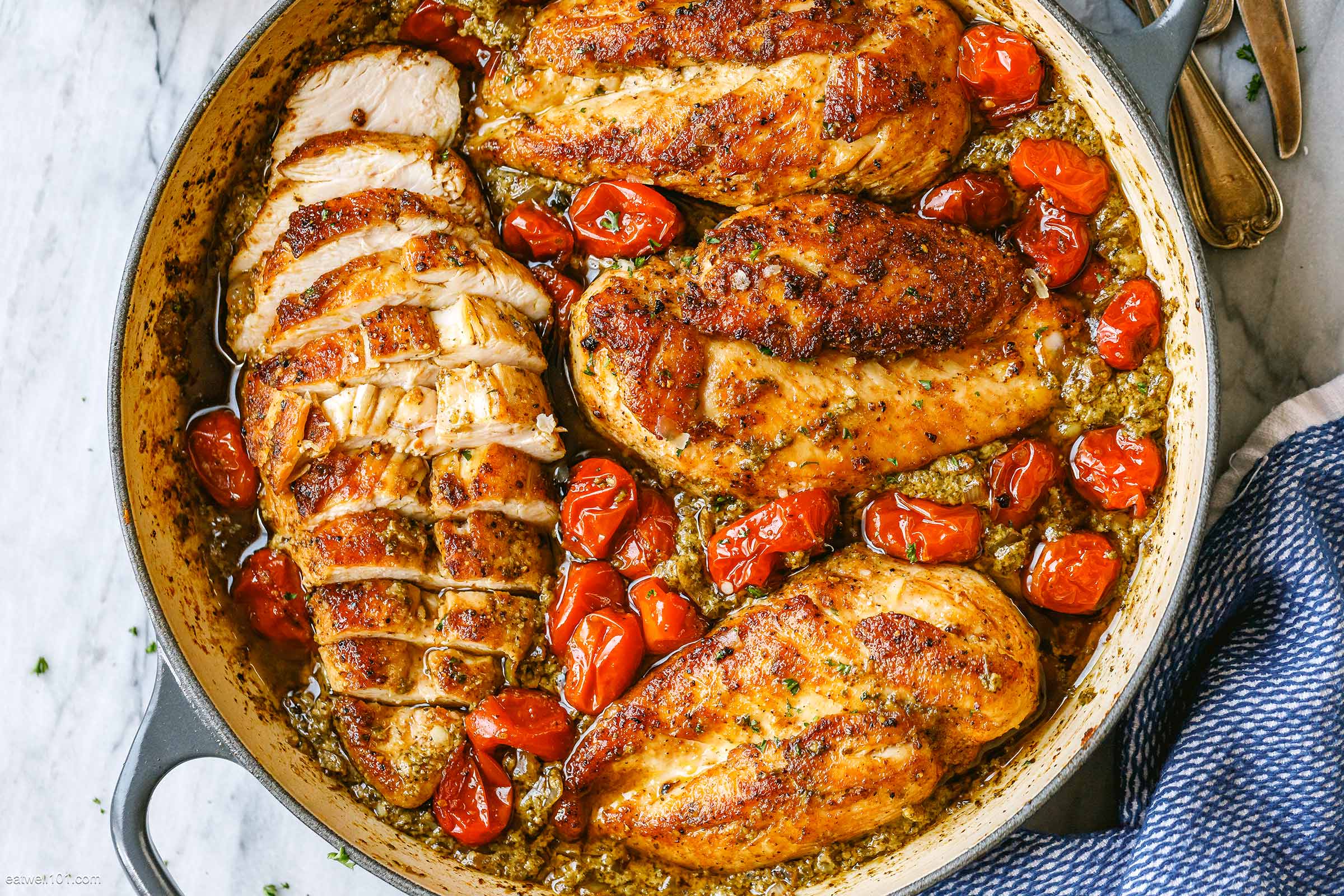Creamy Pesto Chicken Recipe How To Make Pesto Chicken Eatwell101 creamy-pesto-chicken-recipe-how-to-make-pesto-chicken-eatwell101