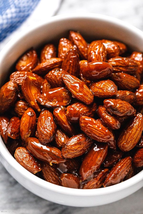 Sweet and Savory Roasted Almonds - #recipe by #eatwell101 - https://www.eatwell101.com/sweet-salty-roasted-almonds-recipe
