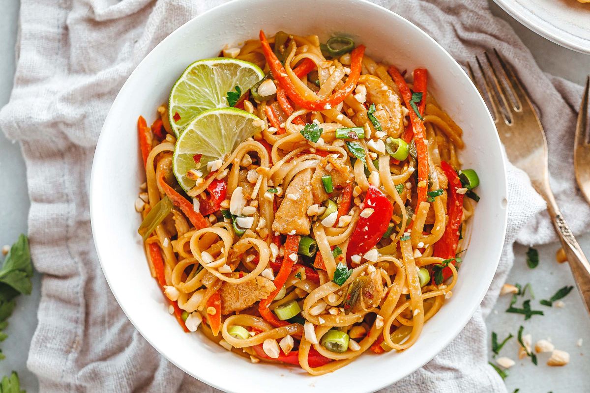 Instant Pot Chicken Pad-Thai {Gluten-Free}