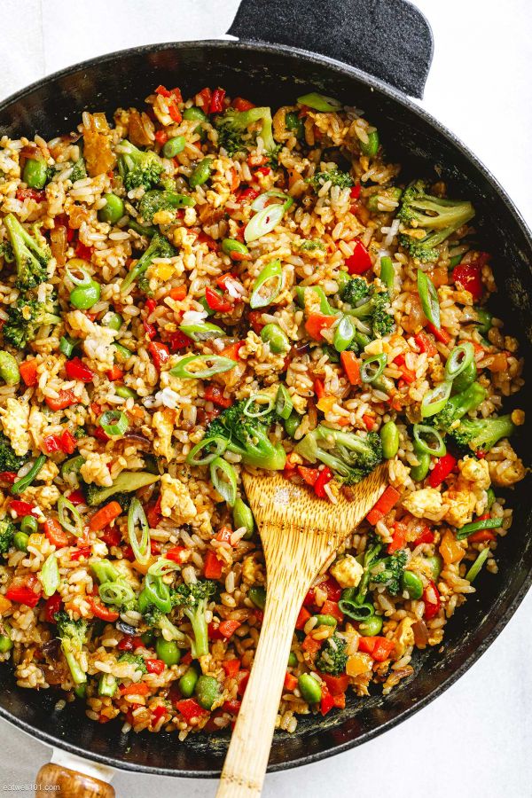 Veggie Fried Rice - #recipe by #eatwell101 - https://www.eatwell101.com/veggie-fried-rice-recipe
