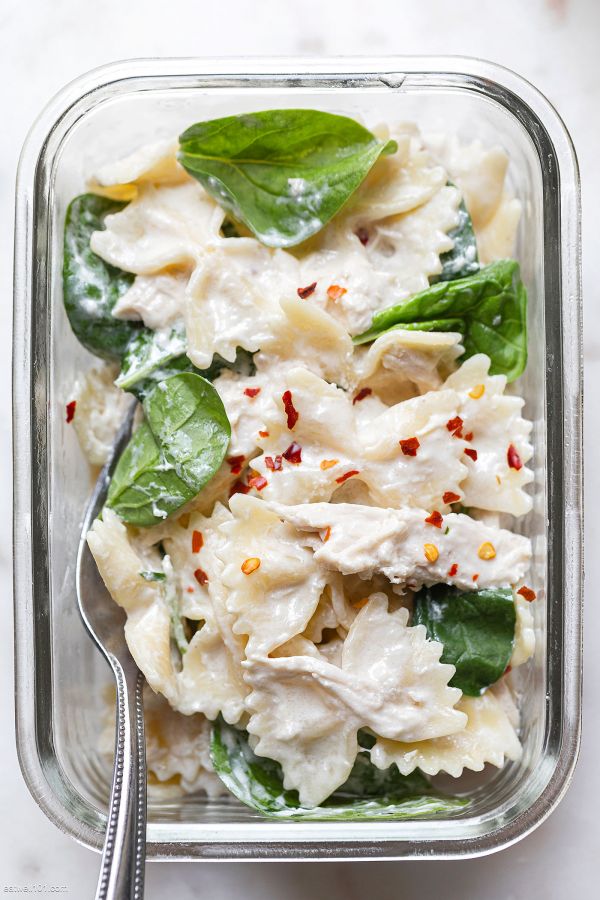Spinach Chicken Pasta Salad Meal-Prep - #recipe by #eatwell101 - https://www.eatwell101.com/chicken-spinach-pasta-salad-meal-prep-recipe