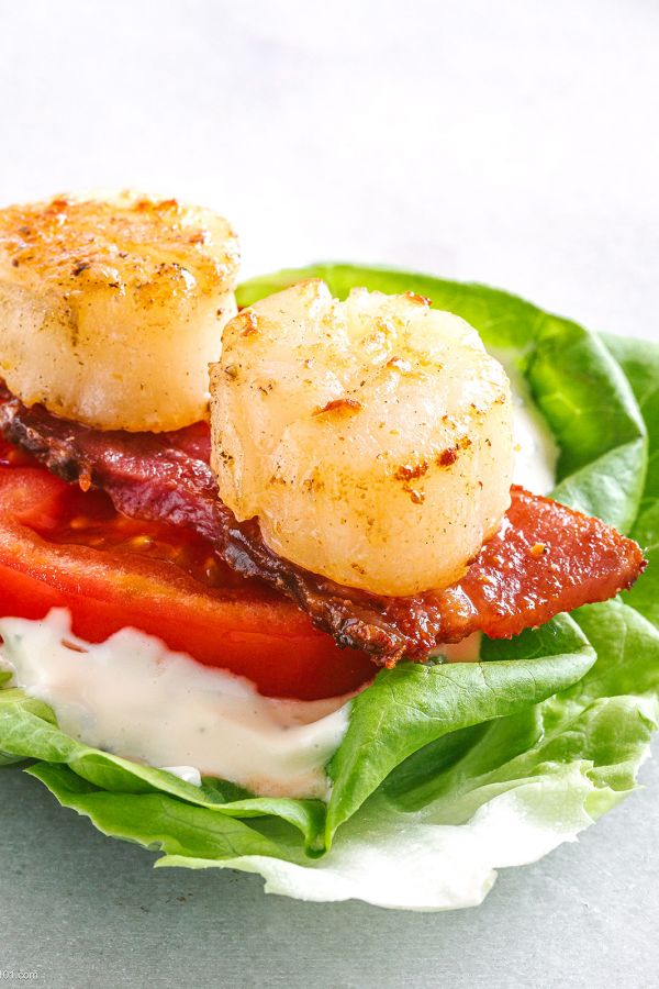 Sea Scallops BLT Lettuce Wraps - #recipe by #eatwell101 - https://www.eatwell101.com/sea-scallops-blt-lettuce-wraps-recipe