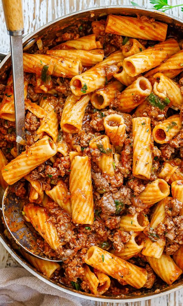 Beef Pasta in Tomato Sauce {Beef Ragu Pasta}