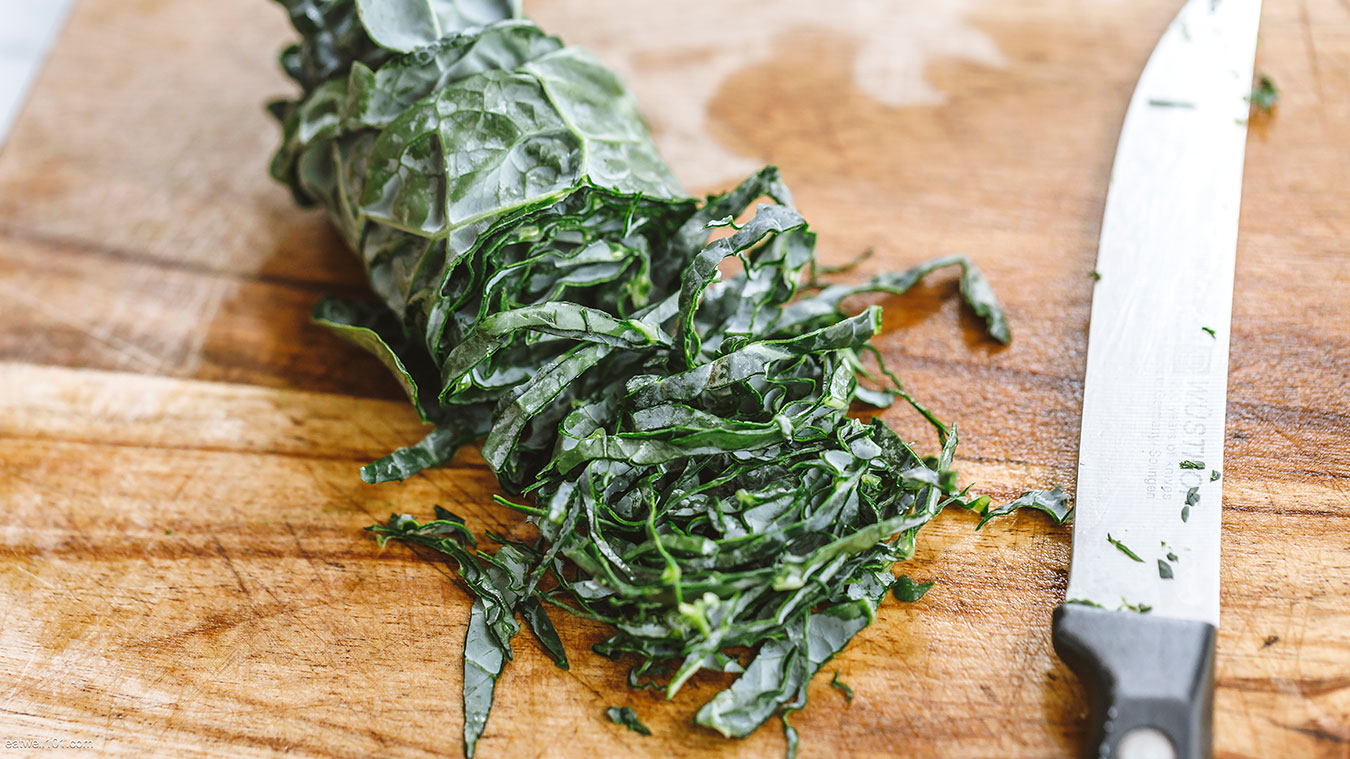 how to chop kale