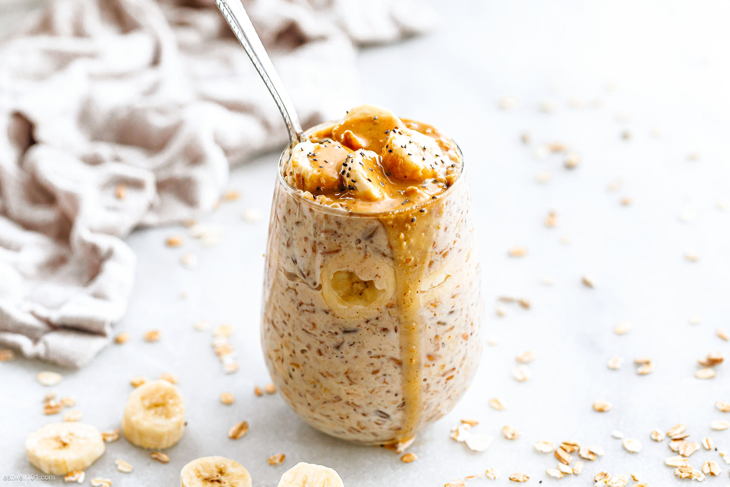 High-Protein Overnight Oats with Peanut Butter and Banana