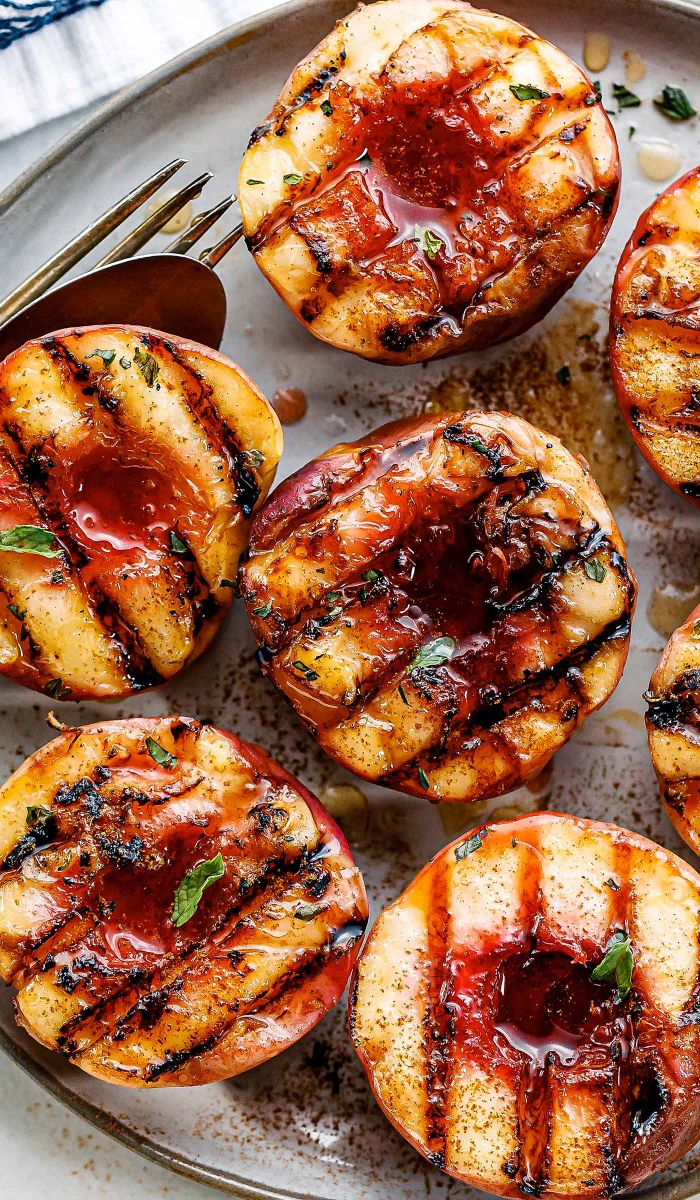 Grilled Peaches With Vanilla Maple Glaze