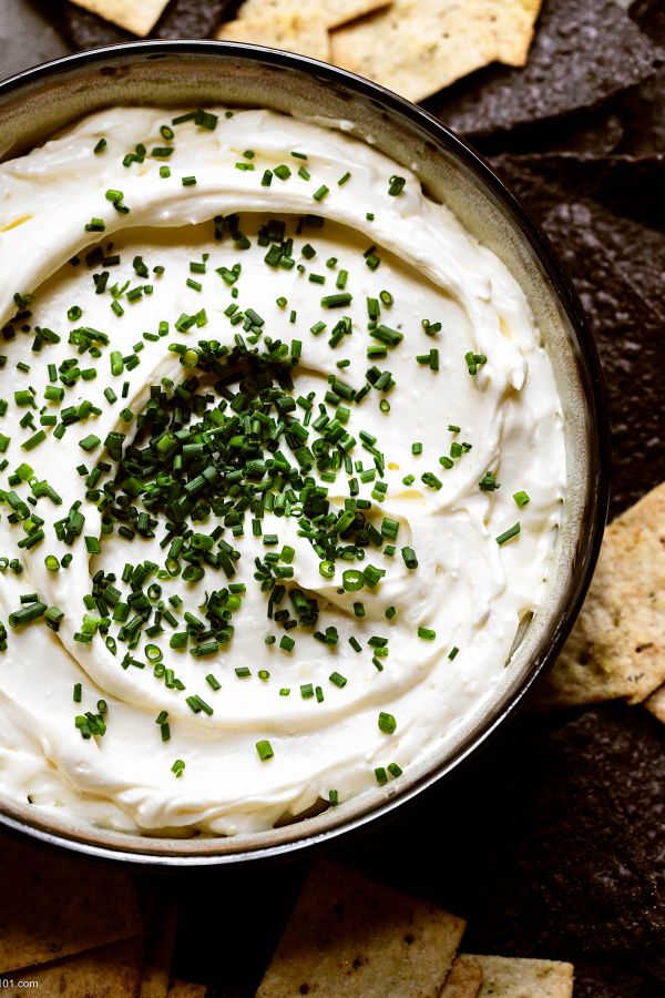 Creamy Whipped Feta Dip - #recipe by #eatwell101 - https://www.eatwell101.com/whipped-feta-dip-recipe