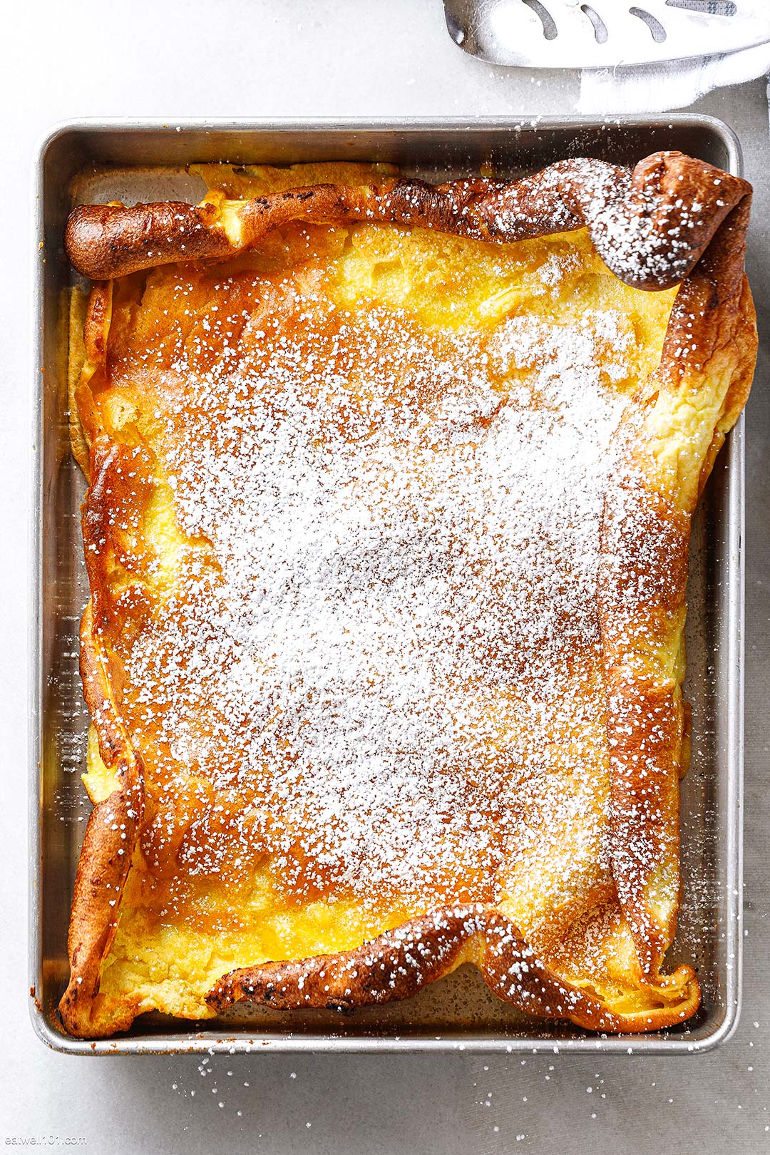 https://www.eatwell101.com/wp-content/uploads/2022/09/oven-baked-pancake-photos.jpg