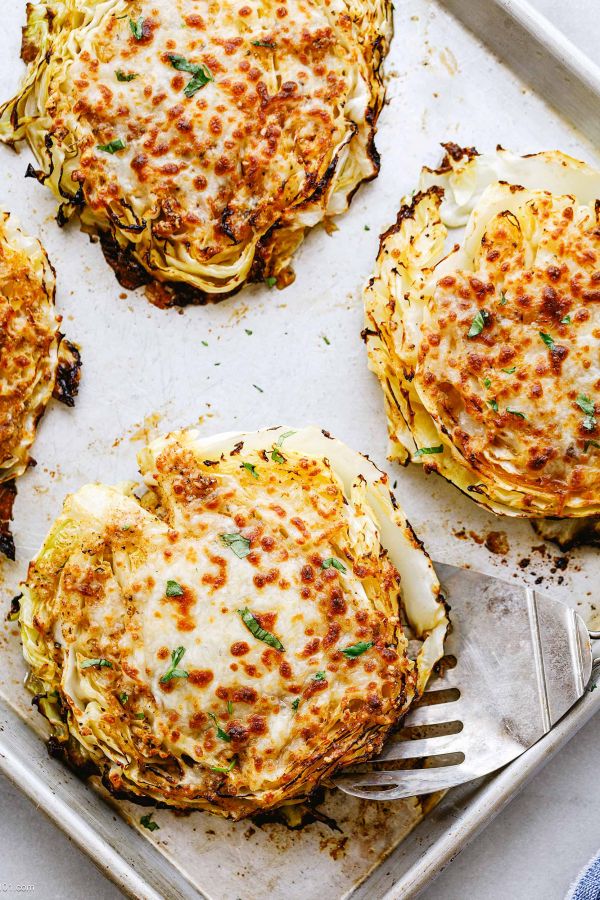Cheesy Baked Cabbage Steaks - #recipe by #eatwell101 - https://www.eatwell101.com/cheesy-baked-cabbage-steaks-recipe