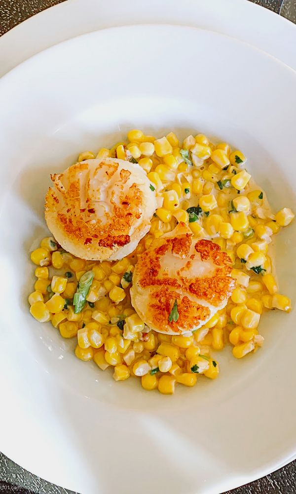 Pan-Seared Scallops with Creamed Corn