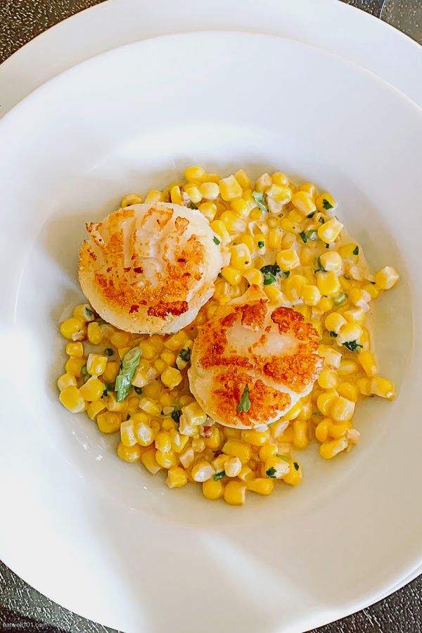 Pan-Seared Scallops with Creamed Corn - #recipe by #eatwell101 - https://www.eatwell101.com/pan-seared-scallops-recipe