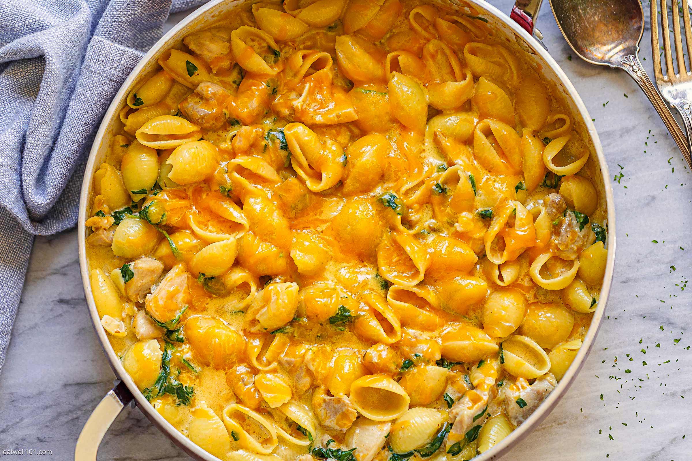 Cheesy Spinach Chicken Pasta