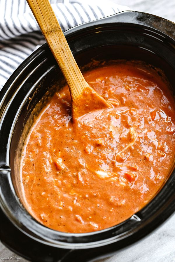 Slow Cooker Mozzarella Tomato Soup - #recipe by #eatwell101 - https://www.eatwell101.com/slow-cooker-mozzarella-tomato-soup-recipe