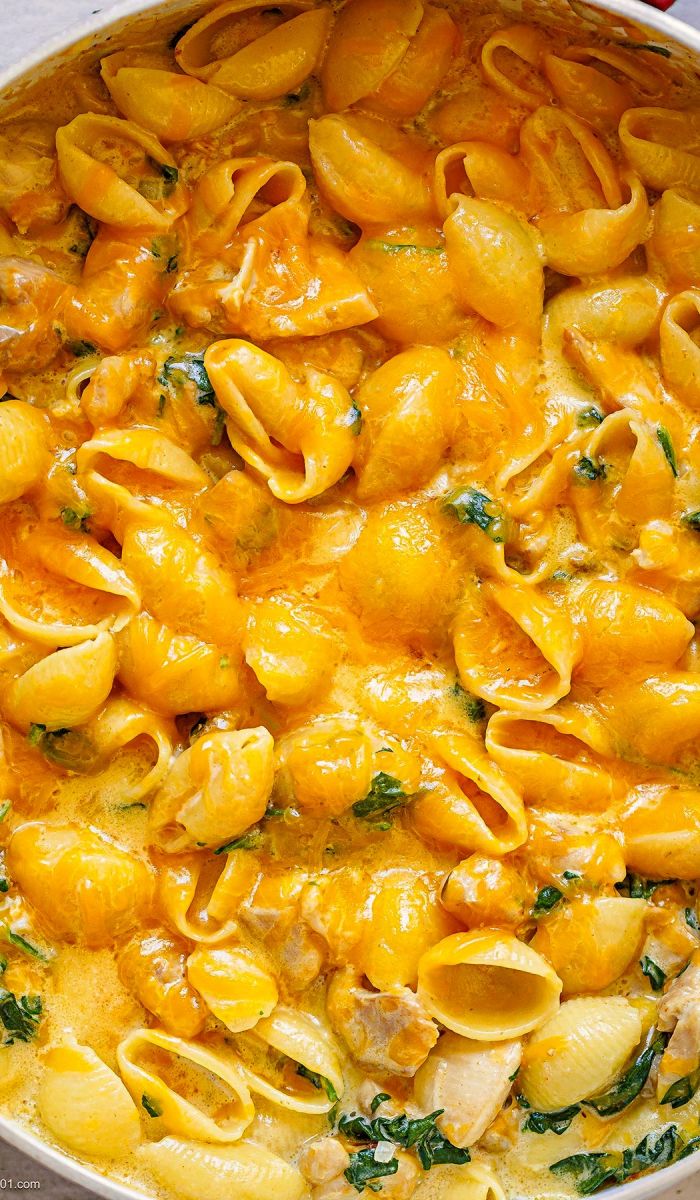 Cheesy Spinach Chicken Pasta