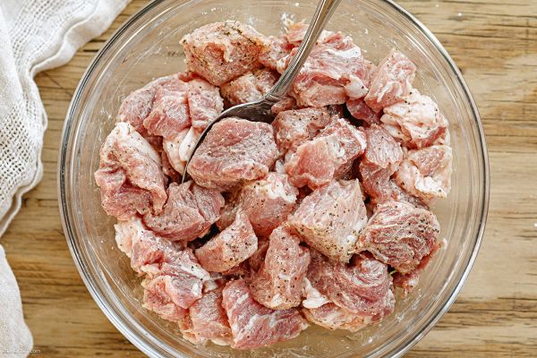 Juicy Garlic Pork Stir-Fry