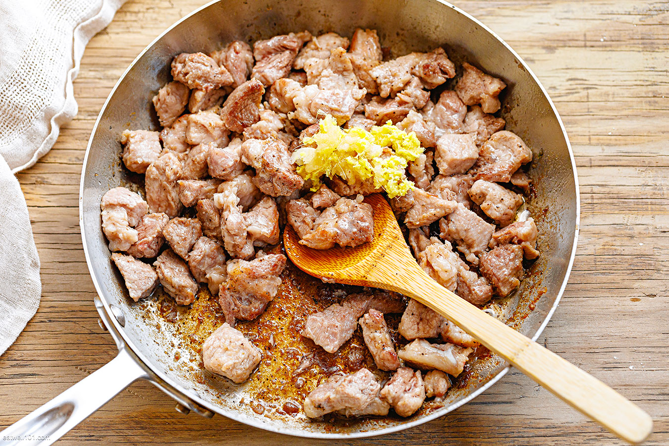 Juicy Garlic Pork Stir-Fry Recipe – How to Make Stir-fried Pork