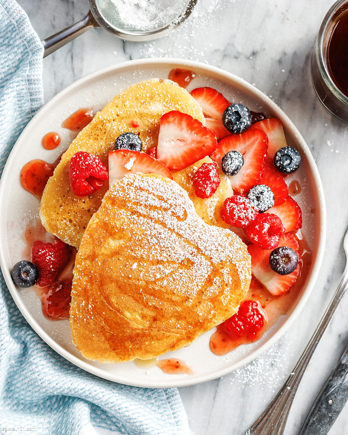 Fluffy Vanilla Pancakes