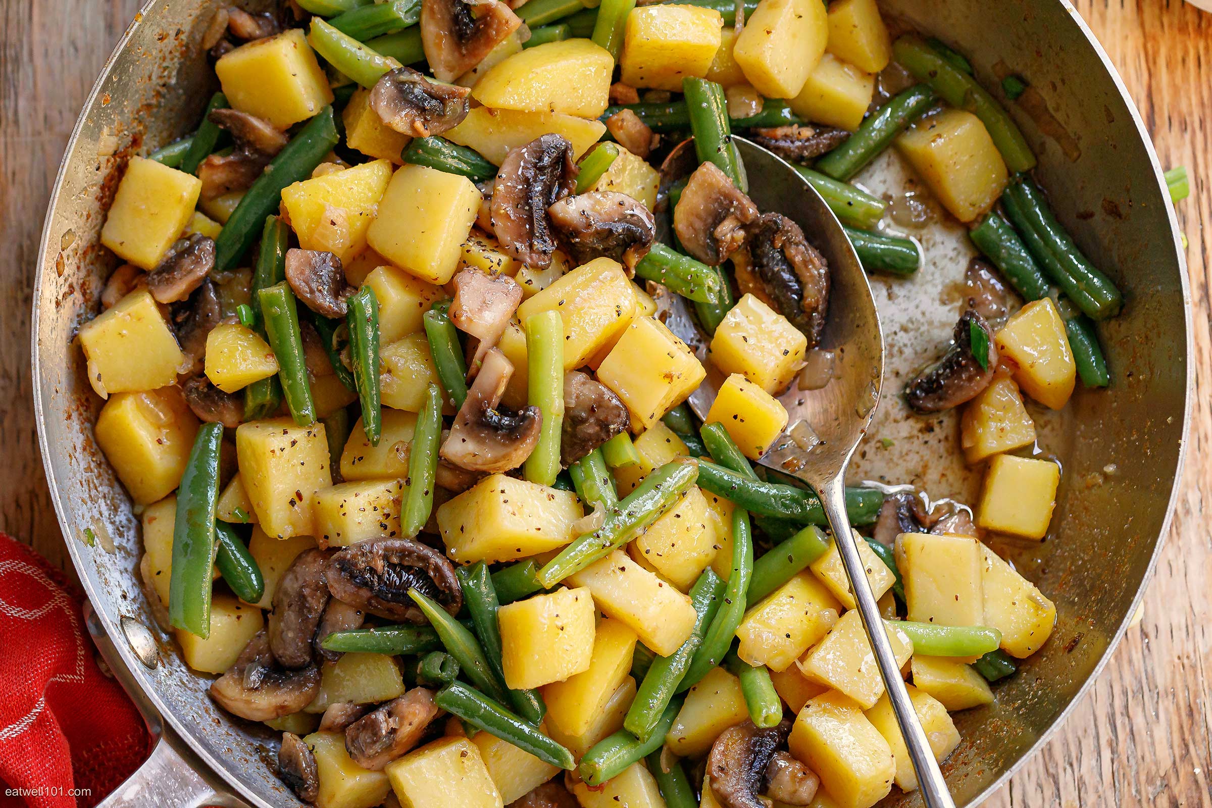 Potato, Mushrooms, and Green Beans Skillet