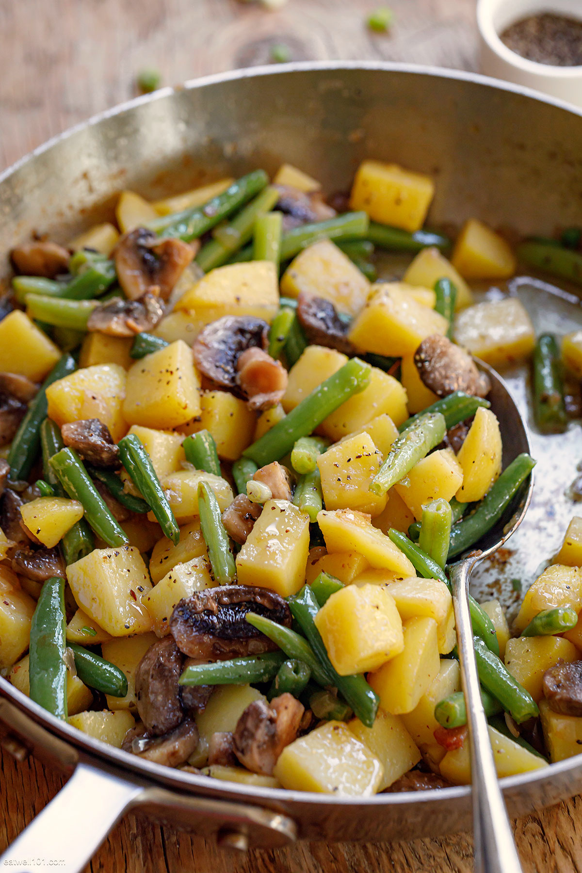 Potato Mushrooms and Green Beans Skillet recipe
