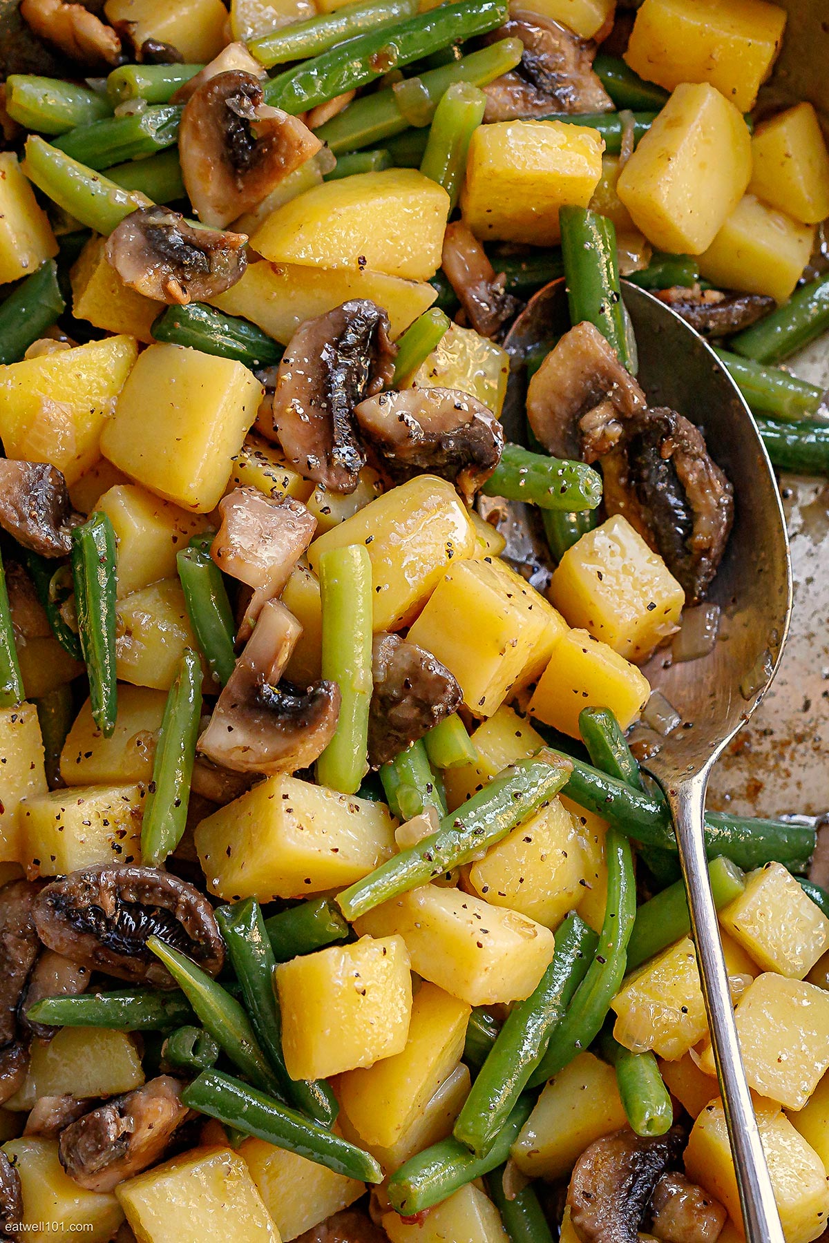 Potato Mushrooms and Green Beans Skillet