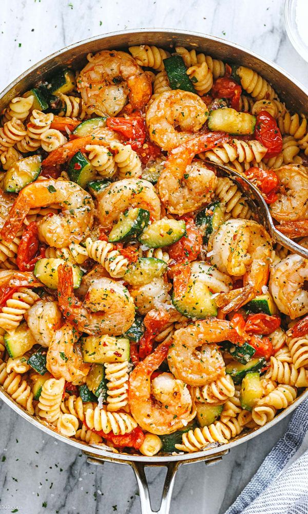 Tomato Zucchini Shrimp Pasta