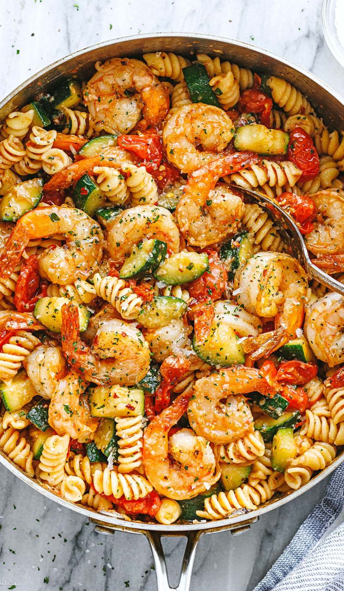 Tomato Zucchini Shrimp Pasta