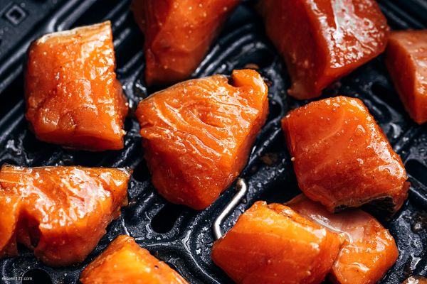 10 Minutes Air Fryer Salmon Bites Tacos