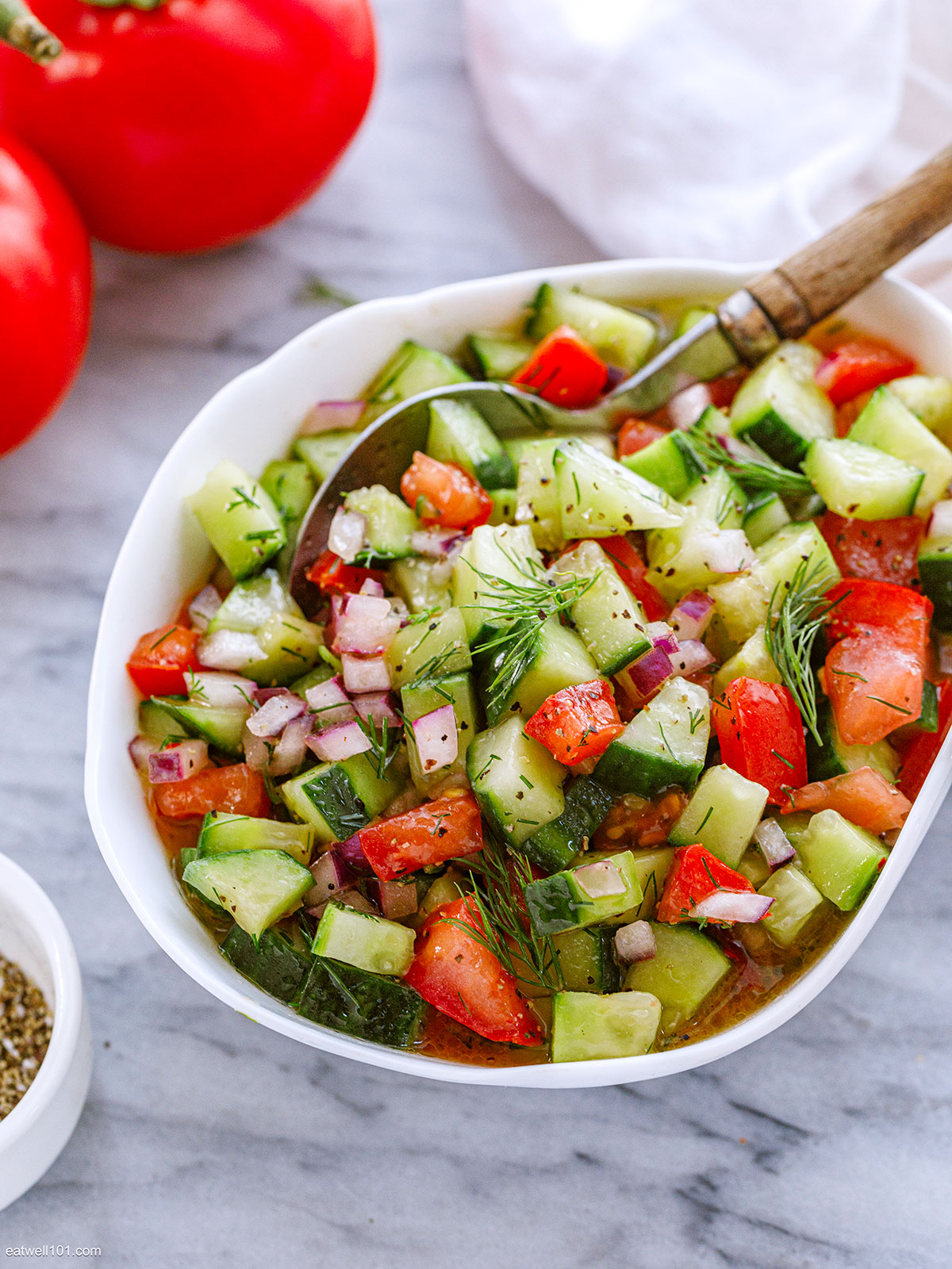 easy tomato salad with tomato and cucumber