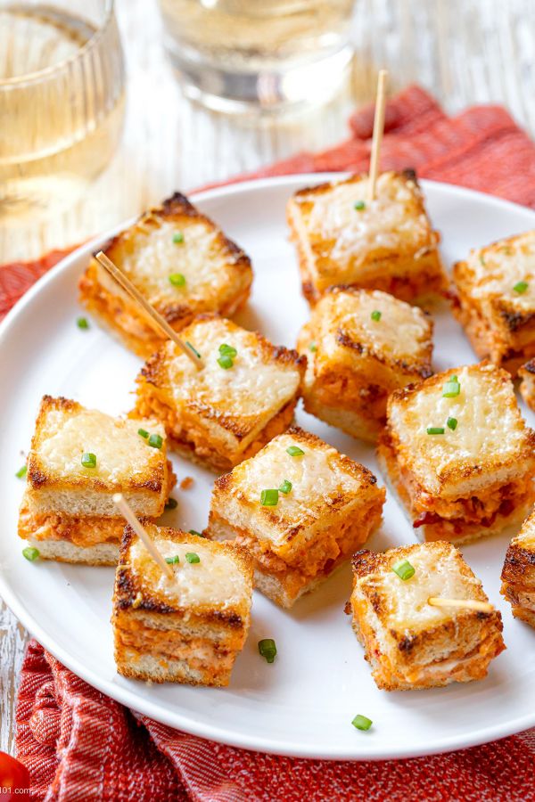Mini Grilled Cream Cheese Sandwiches with Sun-Dried Tomatoes - #recipe by #eatwell101 - https://www.eatwell101.com/mini-grilled-cheese-sandwiches-recipe