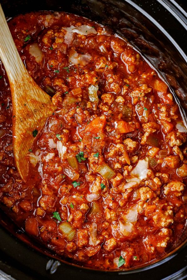 Slow Cooker Ground Turkey Ragu - #recipe by #eatwell101 - https://www.eatwell101.com/slow-cooker-ground-turkey-ragu-recipe