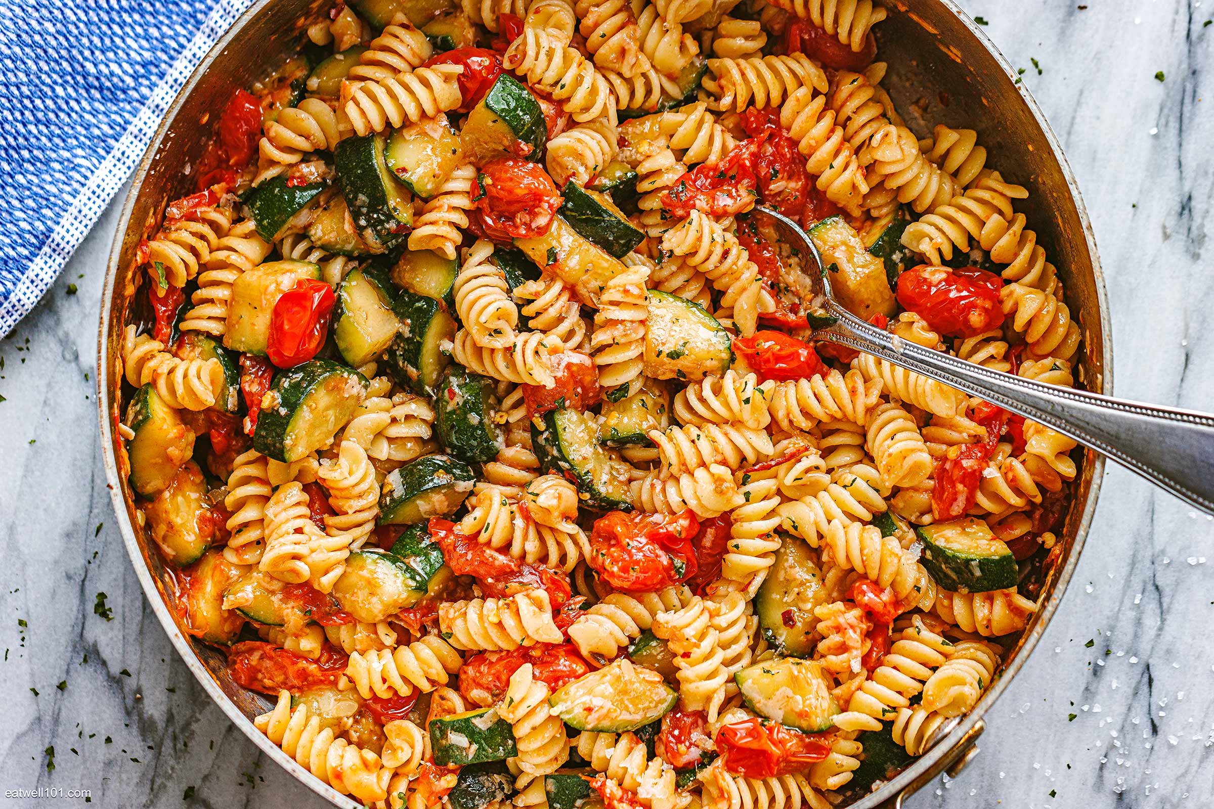 Healthy Tomato Zucchini Pasta