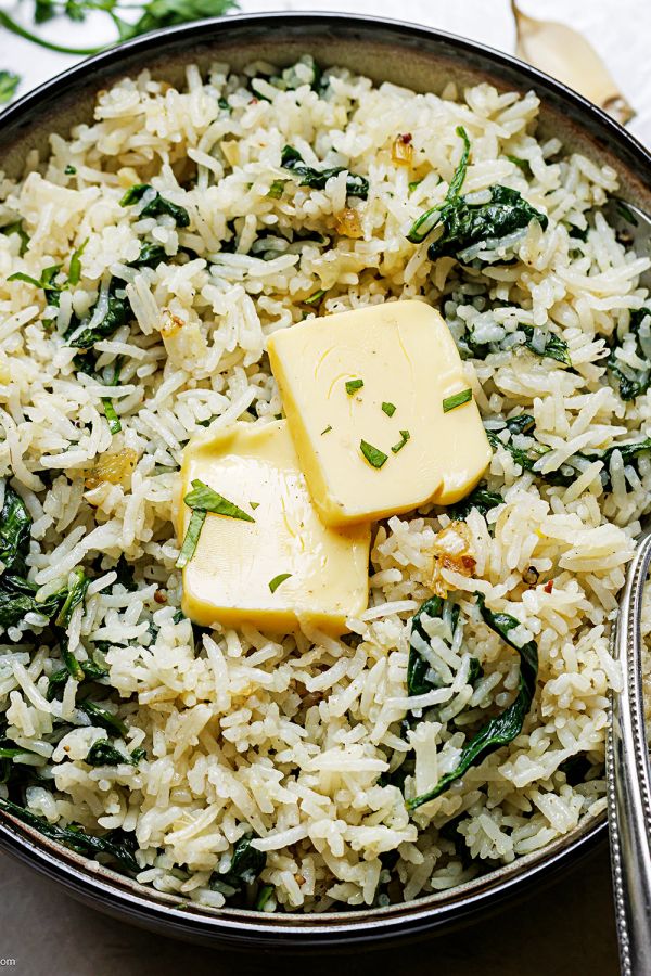 Instant Pot Garlic Spinach Rice - #recipe by #eatwell101 - https://www.eatwell101.com/instant-pot-garlic-spinach-rice-recipe