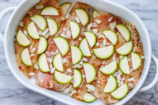 Mediterranean Chicken Zucchini Bake