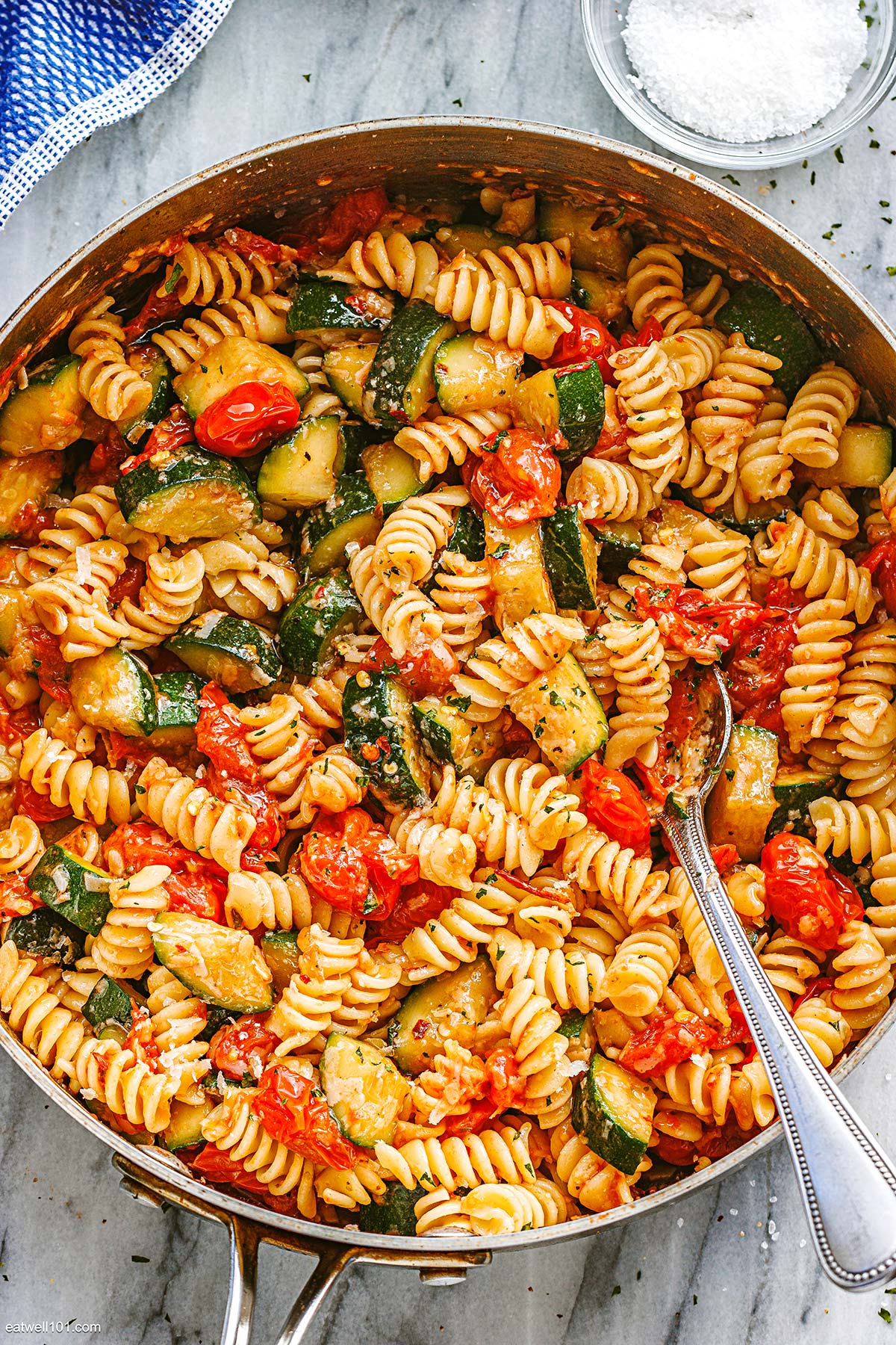 Healthy Tomato Zucchini Pasta Recipe – Easy Vegetarian Pasta Recipe