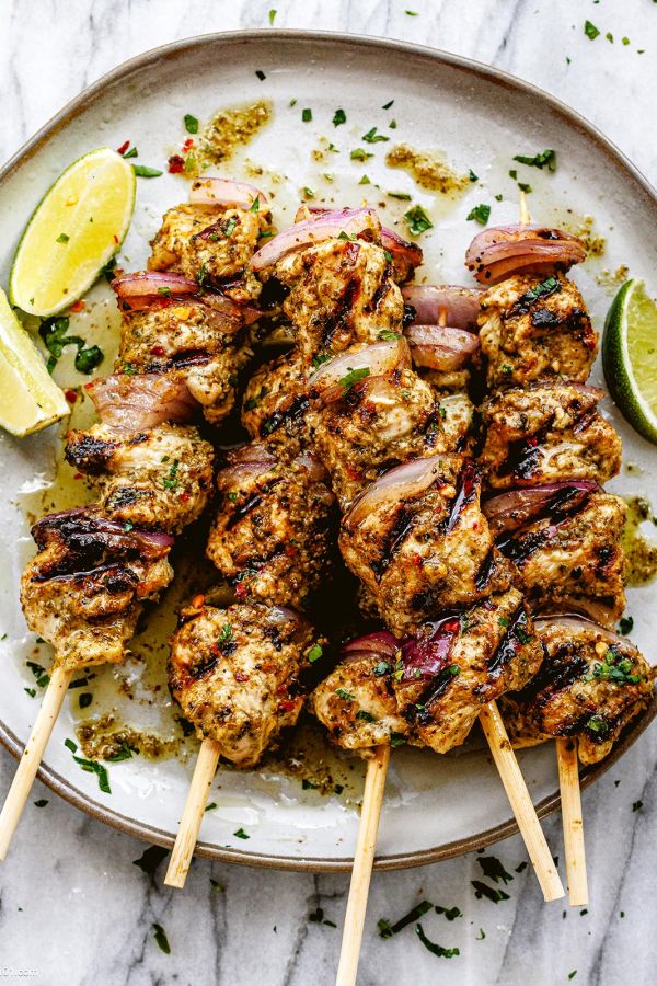 Grilled Chicken Pesto Skewers - #recipe by #eatwell101 - https://www.eatwell101.com/grilled-chicken-pesto-skewers-recipe